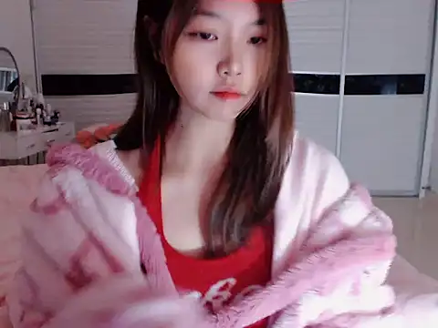 Snapshot of -Lucky_Girl chatting on December 21, 2024, 1:15 am -Lucky Girl online show from December 21, 2024, 1:15 am