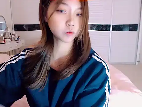Snapshot of -Lucky_Girl chatting on December 21, 2024, 5:03 am -Lucky Girl online show from December 21, 2024, 5:03 am