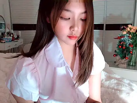 Snapshot of -Lucky_Girl chatting on December 23, 2024, 2:50 pm -Lucky Girl online show from December 23, 2024, 2:50 pm