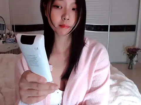 Snapshot of -Lucky_Girl chatting on December 30, 2024, 6:20 am -Lucky Girl online show from December 30, 2024, 6:20 am