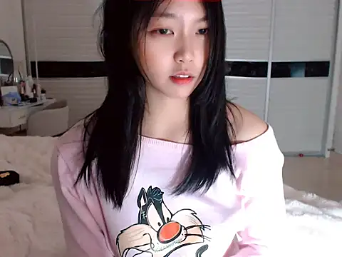 Snapshot of -Lucky_Girl chatting on January 2, 2025, 12:24 pm -Lucky Girl online show from January 2, 2025, 12:24 pm