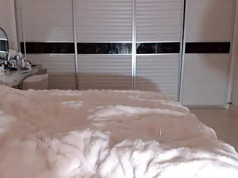 Snapshot of -Lucky_Girl chatting on January 4, 2025, 2:03 am -Lucky Girl online show from January 4, 2025, 2:03 am