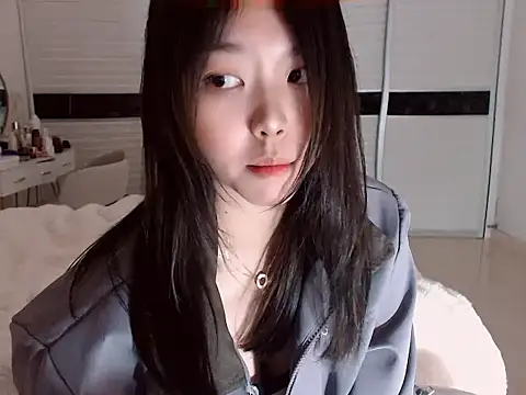 Snapshot of -Lucky_Girl chatting on February 10, 2025, 11:46 am -Lucky Girl online show from February 10, 2025, 11:46 am