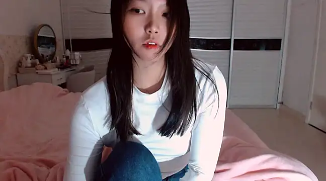 Snapshot of -Lucky_Girl chatting on February 24, 2025, 11:54 am -Lucky Girl online show from February 24, 2025, 11:54 am