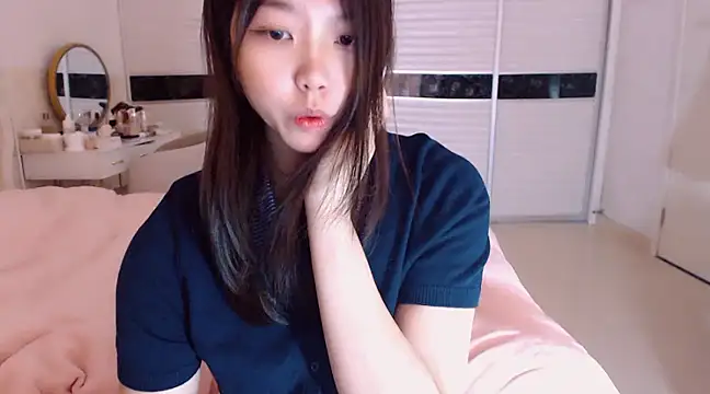 Snapshot of -Lucky_Girl chatting on March 15, 2025, 4:35 am -Lucky Girl online show from March 15, 2025, 4:35 am