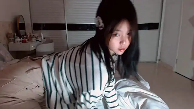 Snapshot of -Lucky_Girl chatting on November 10, 2025, 1:48 am -Lucky Girl online show from November 10, 2025, 1:48 am