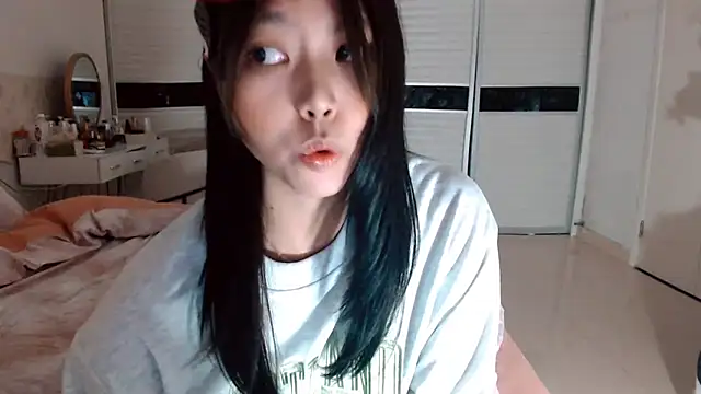 Snapshot of -Lucky_Girl chatting on November 10, 2025, 2:05 pm -Lucky Girl online show from November 10, 2025, 2:05 pm