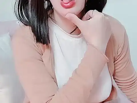 Bella Babi online show from February 4, 2025, 4:37 am