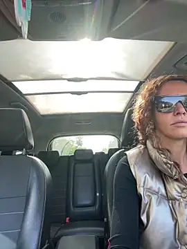 Snapshot of tmona1917 chatting on October 2, 2025, 9:27 am tmona1917 online show from October 2, 2025, 9:27 am