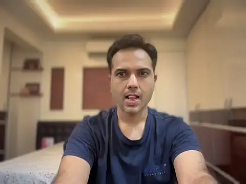 Snapshot of immog727 chatting on October 19, 2025, 4:07 pm immog727 online show from October 19, 2025, 4:07 pm