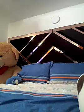 emmyjhonson07 online show from October 9, 2025, 4:16 pm