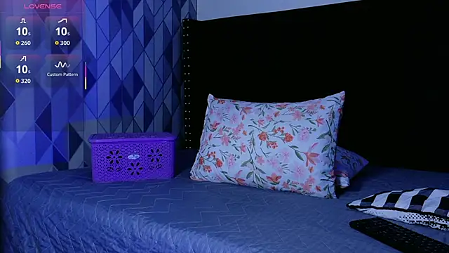 shybutdirtygirrll online show from November 10, 2025, 7:13 pm