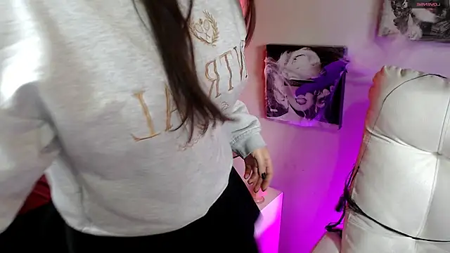 SamanthaRoldaan online show from October 30, 2025, 3:35 pm