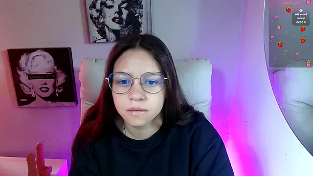 SamanthaRoldaan online show from November 21, 2025, 1:54 pm