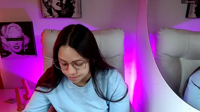 SamanthaRoldaan online show from February 8, 2026, 1:58 pm