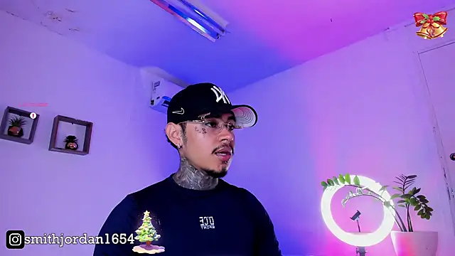 Snapshot of JordanSmiith_ chatting on January 2, 2025, 8:35 pm JordanSmiith online show from January 2, 2025, 8:35 pm