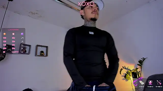 Snapshot of JordanSmiith_ chatting on February 8, 2025, 8:21 pm JordanSmiith online show from February 8, 2025, 8:21 pm