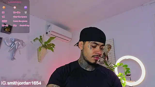 JordanSmiith  online show from November 14, 2025, 9:13 pm