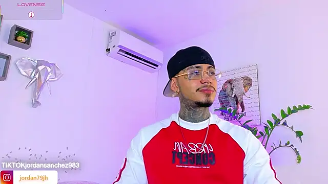 JordanSmiith  online show from May 16, 2026, 9:13 pm