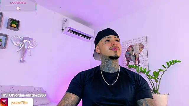 JordanSmiith  online show from May 25, 2026, 8:48 pm