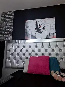  nicolehotshemale online show from January 28, 2025, 9:50 pm