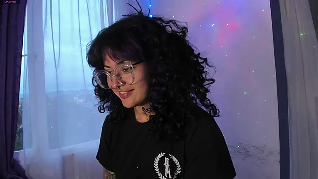 Snapshot of witchviolet chatting on January 3, 2025, 10:51 pm witchviolet online show from January 3, 2025, 10:51 pm