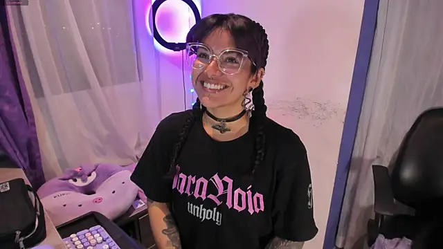 Snapshot of witchviolet chatting on January 20, 2025, 12:36 am witchviolet online show from January 20, 2025, 12:36 am