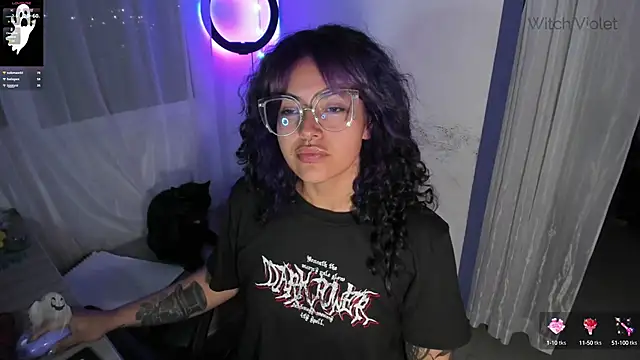 Snapshot of witchviolet chatting on January 22, 2025, 11:43 pm witchviolet online show from January 22, 2025, 11:43 pm