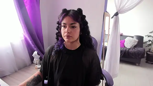 Snapshot of witchviolet chatting on October 1, 2025, 4:02 pm witchviolet online show from October 1, 2025, 4:02 pm