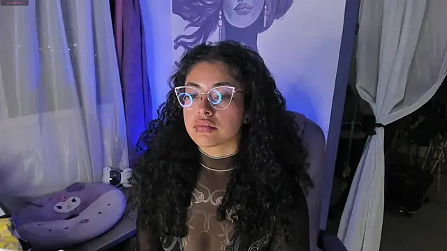 Snapshot of witchviolet chatting on November 3, 2025, 2:13 am witchviolet online show from November 3, 2025, 2:13 am