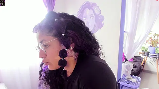 Snapshot of witchviolet chatting on November 10, 2025, 7:35 pm witchviolet online show from November 10, 2025, 7:35 pm