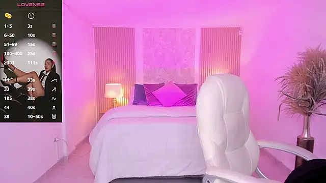 Snapshot of Antonella_Grayy chatting on February 27, 2026, 11:10 am Antonella Grayy online show from February 27, 2026, 11:10 am