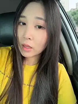 Snapshot of Fannywell chatting on May 22, 2026, 8:42 am Fannywell online show from May 22, 2026, 8:42 am
