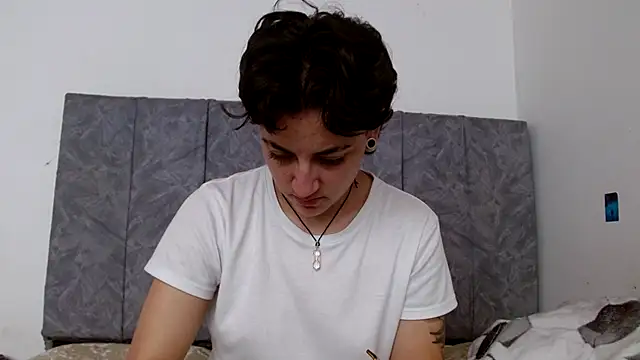 linda 33 online show from November 11, 2025, 2:17 pm