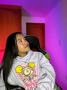 Snapshot of leila_22 chatting on October 18, 2025, 7:20 am leila 22 online show from October 18, 2025, 7:20 am