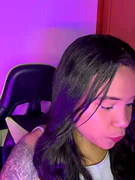 Snapshot of leila_22 chatting on November 7, 2025, 6:35 am leila 22 online show from November 7, 2025, 6:35 am