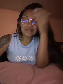 Snapshot of leila_22 chatting on November 15, 2025, 9:06 am leila 22 online show from November 15, 2025, 9:06 am