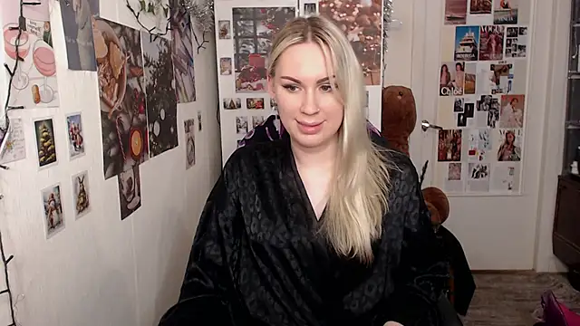 CapriScorpion online show from December 13, 2024, 3:32 pm