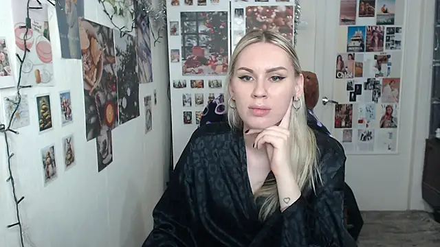 CapriScorpion online show from December 15, 2024, 4:37 pm