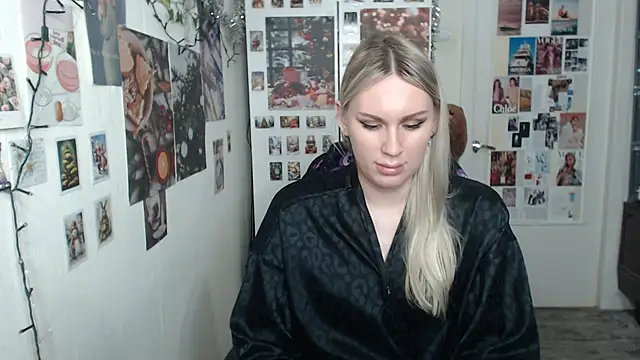 CapriScorpion online show from December 18, 2024, 3:44 pm