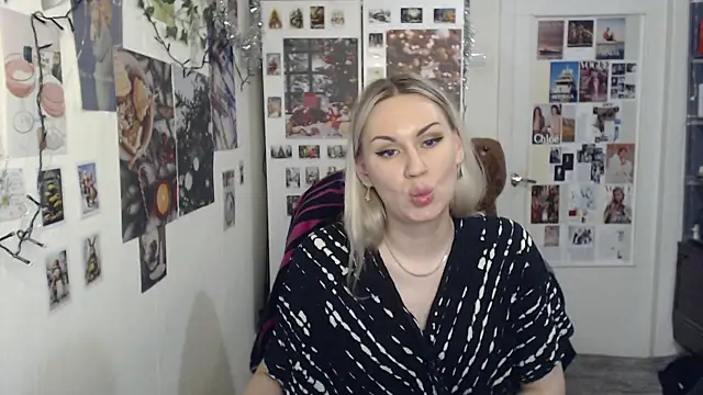 CapriScorpion online show from December 29, 2024, 6:16 pm