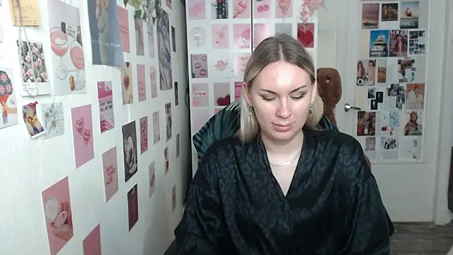 CapriScorpion online show from March 5, 2025, 2:23 pm