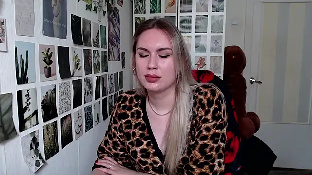 CapriScorpion online show from September 10, 2025, 11:21 am