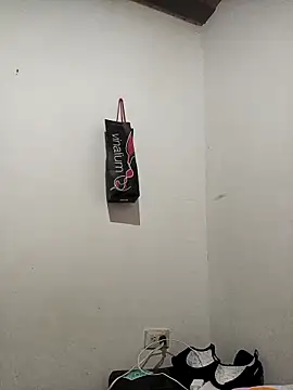 mademonsexy online show from November 22, 2025, 2:54 am