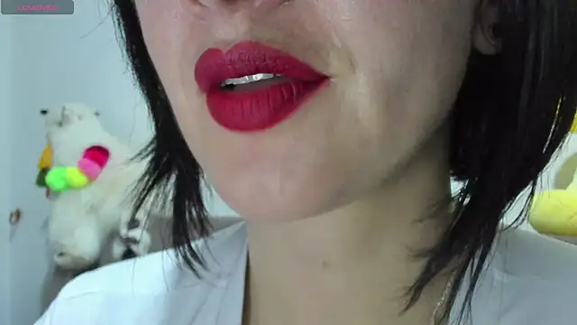 Snapshot of queen_fetish chatting on March 19, 2025, 10:33 am queen fetish online show from March 19, 2025, 10:33 am