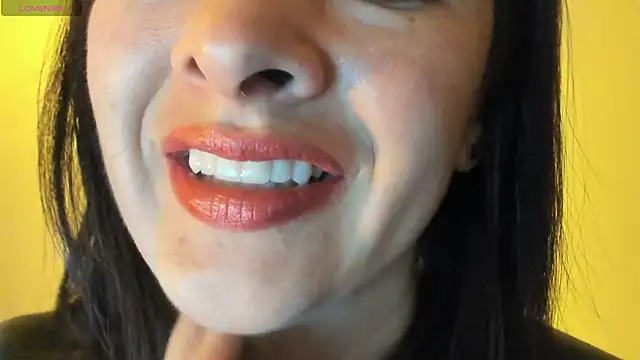 queen fetish online show from October 23, 2025, 10:25 am