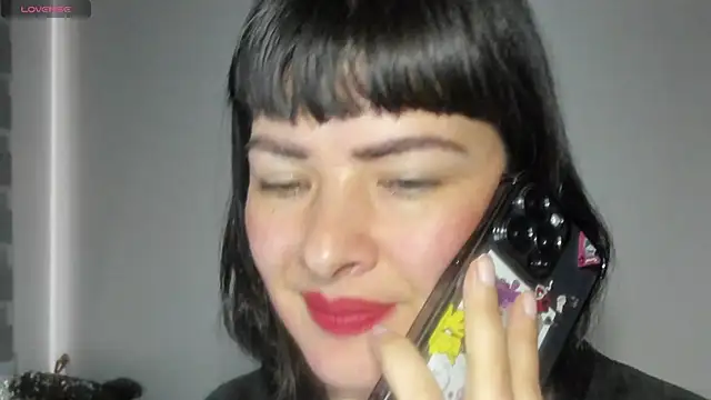 queen fetish online show from January 5, 2026, 5:27 pm