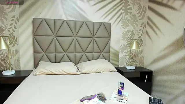 AnneDixie online show from February 13, 2026, 3:13 am