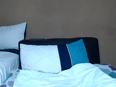 AdelaideT online show from February 26, 2025, 11:37 pm