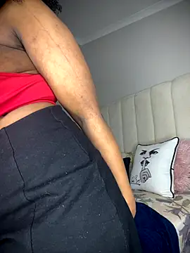 Bustygoddess32 online show from November 18, 2025, 6:40 am